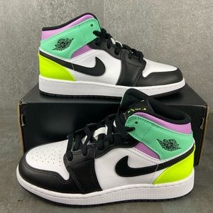 New Nike Jordan 1 Mid GS 554725-175 5.5Y & 6Y
